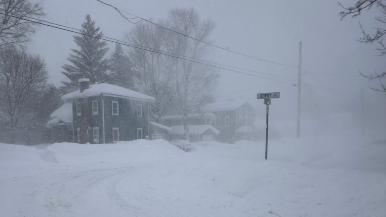 Tormenta invernal histórica en Estados Unidos: frío extremo, nieve y miles de vuelos cancelados