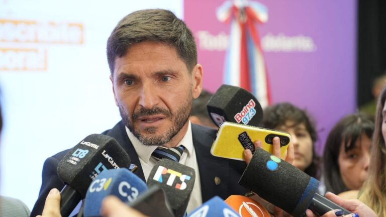 Pullaro salió al cruce de Caputo por no haber comprado ropa nunca en el país