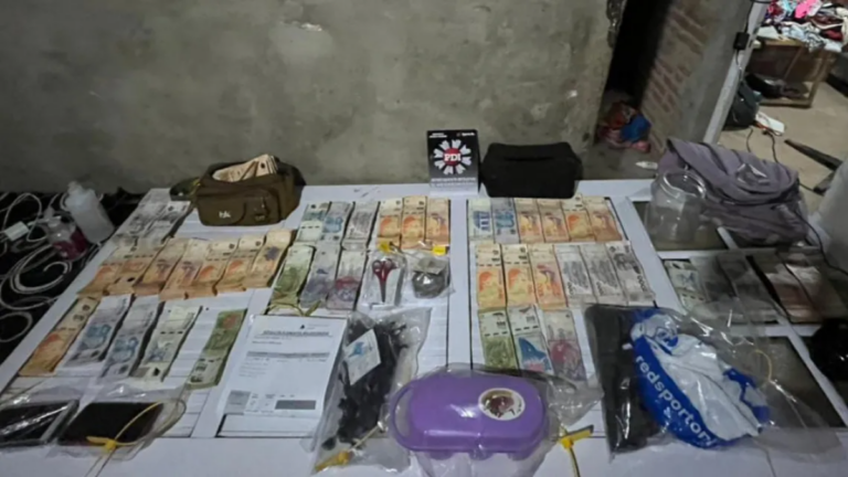 Secuestraron 13 kilos de cocaína en plena calle que estaban escondidos en dos secarropas