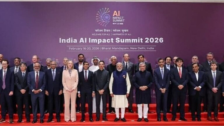 Más de 80 países abogaron por una inteligencia artificial segura, fiable y sólida durante la cumbre en la India