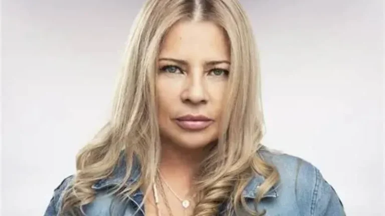 Tras un desmayo en un concierto, preocupa la salud de Dalila